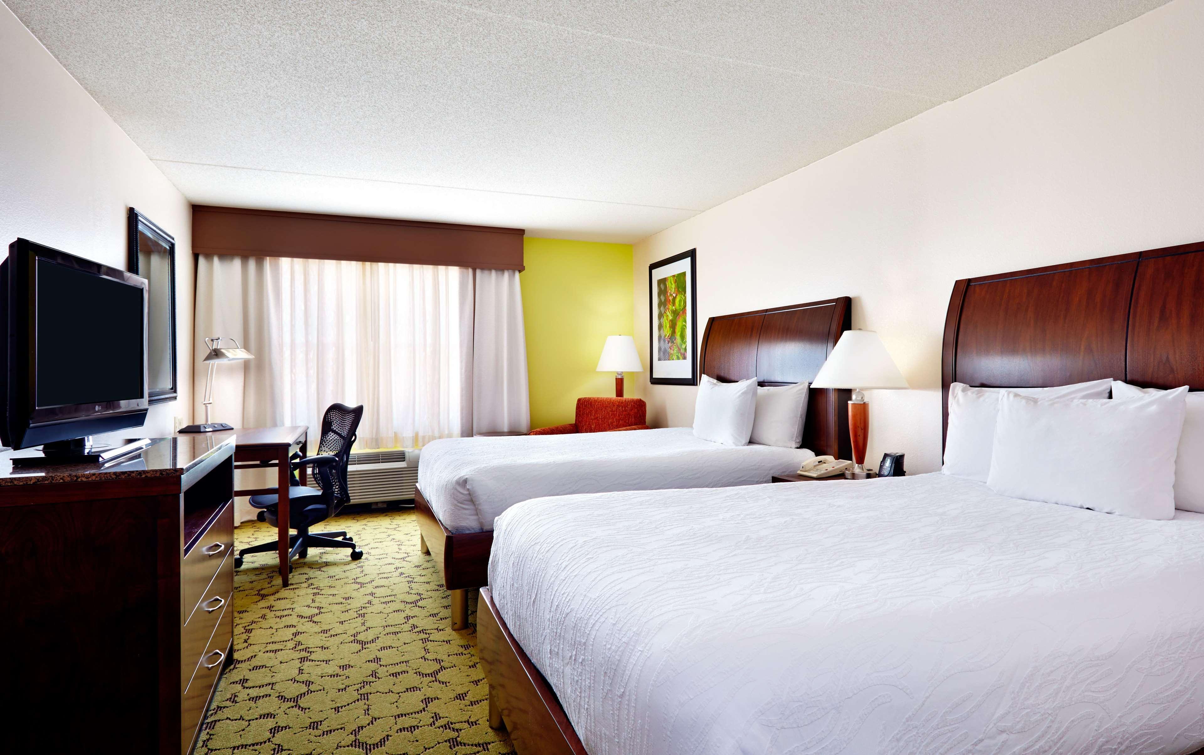 Hilton Garden Downtown-old Market Area Hotel